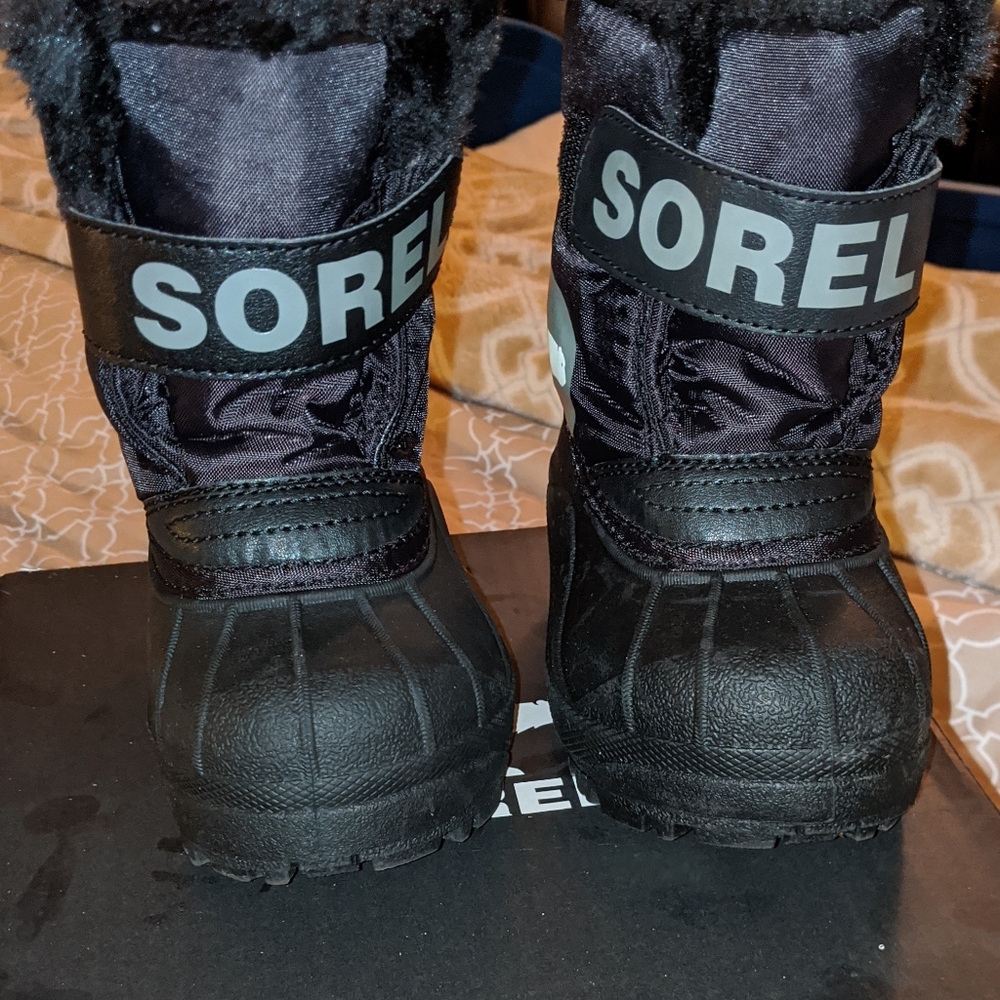 Sorel black heavy duty winter boots